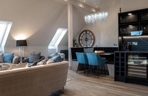 Isle of Arran House | Arran Shores Luxury Shorefront Penthouse Suite 11