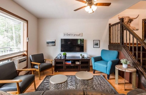 Kearney Cottage | Arrowhead * Sauna * BBQ * Fire Pit * Hot Tub