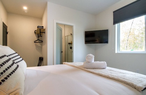 Revelstoke Bed & Breakfast | Arrows Edge Lodge