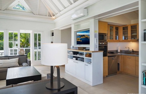 Flamands Villa | Art - 3-Bedroom ocean view villa near Flamands Beach