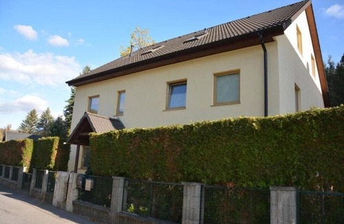 Gittersee Apartment | Art collector