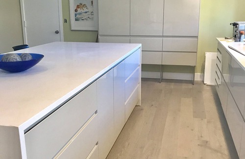 Browns Valley House | Art filled beauty! Total remodel in 2019, pet friendly home, great neighborhood!