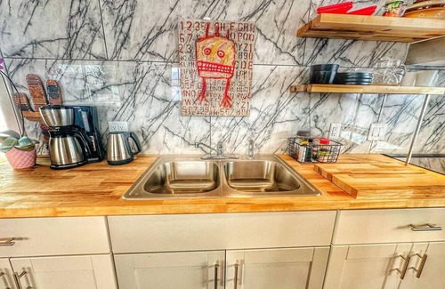 Cottonwood-Verde Village House | Art-filled retreat 15 mins from Sedona