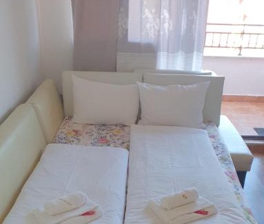 Aheloy Apartment | Art studio Marina Cape-private host