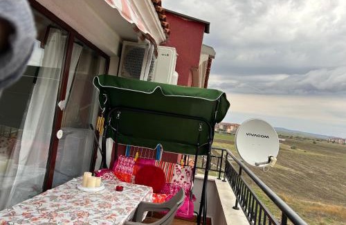 Aheloy Apartment | Art studio Marina Cape-private host