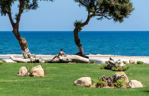 Kolymbari Villa | Artemis Villa, Beachfront Retreat with Heated Pool, By ThinkVilla