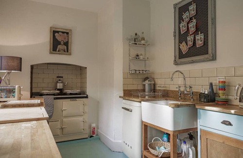 Mangotsfield House | Artisan Hall: 4BD Stunning Grandeur in Cotswolds