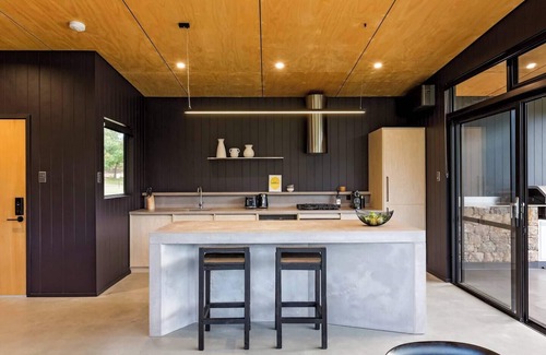 Yallingup Villa | Artisan Koorabin Lakeside Luxe Retreat next to Spa