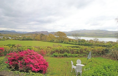 Penrhyndeudraeth Cottage | Artist's Cottage