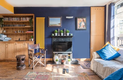 Carnaby Apartment | Artistic and Soulful Carnaby Street Movie Pad