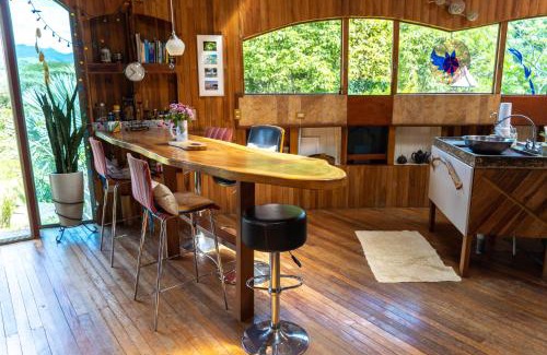 Tajo Alto Bed & Breakfast | Artistic house in a coffee plantation