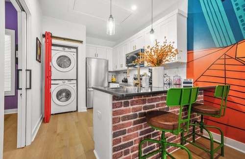 Union City House | Artistic Retreat 10 min to Airport & near Downtown