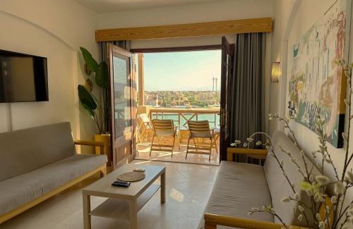 El Gouna Apartment | Artsy 1 BR Apt/Free Pool & Lagoon Access @ElGouna