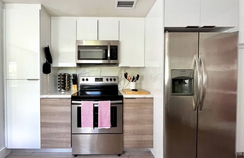 Buena Vista House | Artsy Falls Design district 5 mins
