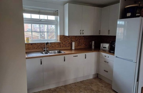 Bouvet Island Apartment | Arundel Central Apartment with rare parking. Pet Friendly.