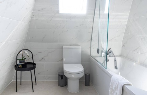 Brondesbury Park Apartment | ASA-31 All Souls Avenue