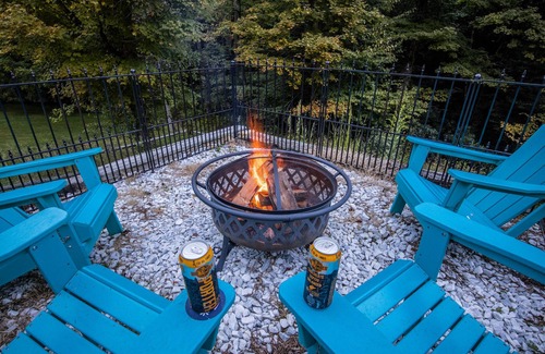 Mount Nebo Cabin | Ascension Cabin - huge yard, hot tub, above stream