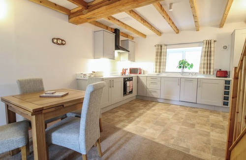 Overton-on-dee Cottage | ASCOT, romantic, character holiday cottage in Ellesmere