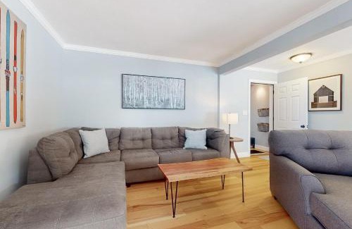 Brownsville Apartment | Ascutney Retreat