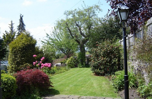 Crickhowell Cottage | Ashfield cottage in Crickhowell with views of Usk Valley,and Brecon Beacons.