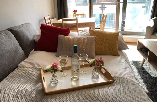 Watford Town Centre Apartment | Ashleigh two bed apartment in the heart of watford