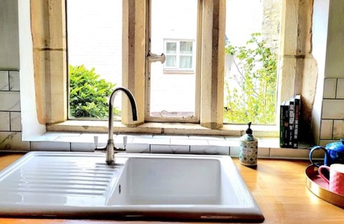 Bretforton Cottage | Ashwin Court Cottages Gwenelin Cottage - sleeps 2