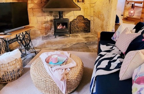 Bretforton Cottage | Ashwin Court Cottages Gwenelin Cottage - sleeps 2