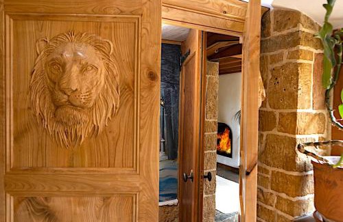 Sibford Gower House | Aslan