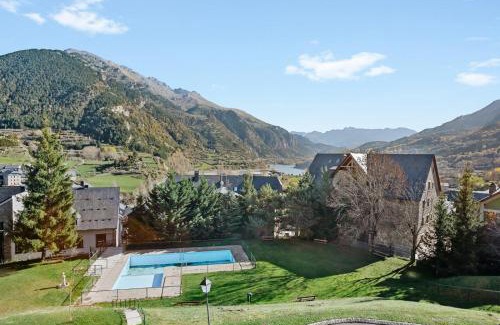 Sallent de Gallego Apartment | Aspen - By CARDI Suites