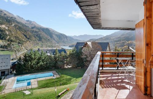 Sallent de Gallego Apartment | Aspen - By CARDI Suites