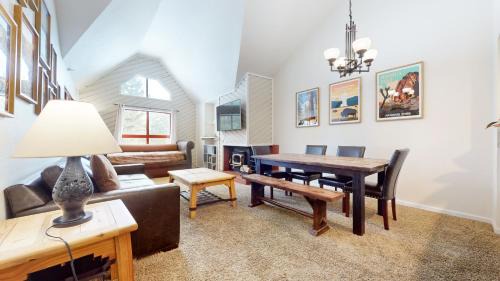 Mammoth Lakes Apartment | Aspen Creek #311 condo