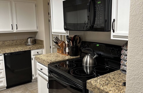 Mammoth Lakes Condo | Aspen Creek Retreat 219 Walk To Eagle Lodge/Slopes (2 UNDERGROUND parking spots)