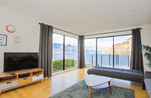 Fernhill House | Aspen Grove Villas