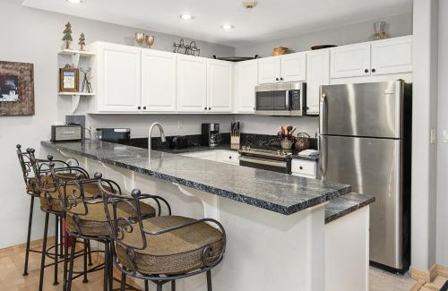Edwards Apartment | Aspenwood Lodge #205 Condo