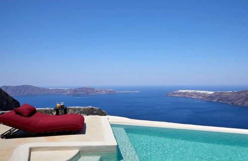 Imerovigli Villa | Astonishing Santorini Villa | 1 Bedroom | Cavalieros Honeymoon Suite | Private.