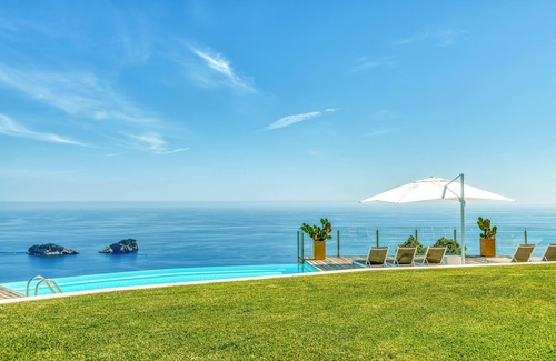 Colli di Fontanelle Villa | ASTONISHING VILLA AMAZING VIEW ON AMALFI COAST& LI GALLI ISLES