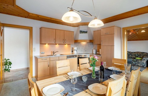 Bruck an der Grossglocknerstrasse Villa | Beautiful villa for 5 people with WIFI, TV and balcony