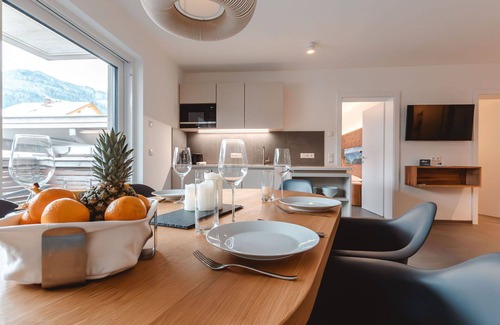 Gries Apartment | Nice apartment for 8 guests with WIFI, TV, terrace and pets allowed