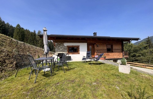 Bruck an der Grossglocknerstrasse House | Wonderful private villa for 6 people with WIFI, TV, patio, pets allowed and panoramic view