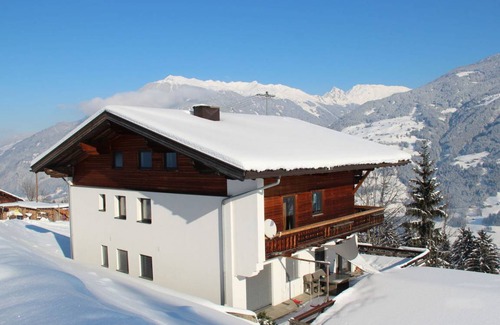Aschau Im Zillertal Apartment | 60 m² Apartment ∙ 2 bedrooms ∙ 4 guests
