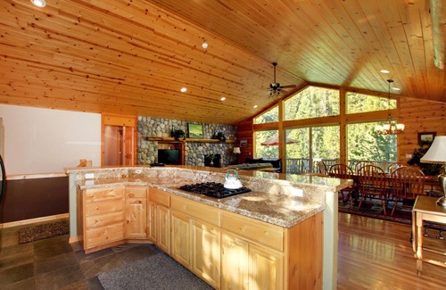 Christmas Valley Cabin | At Home in the Mountains , 7 bdrms 5 baths, Hot tub, Sauna, Steam rm & more