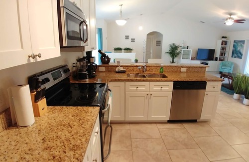 South Venice Villa | At Home on Vacation★Gorgeous Beaches★Heated Pool★Sunny Location★Super Clean★