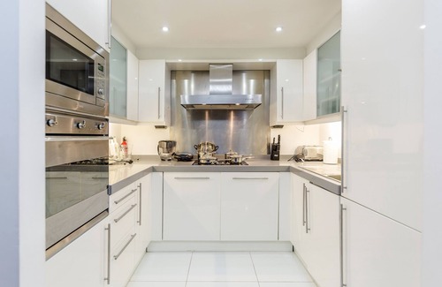 Docklands Apartment | AT THE DOORSTEP OF LONDON EXCEL/02/CITY AIRPORT LOCATION SLEEPS UP TO 8