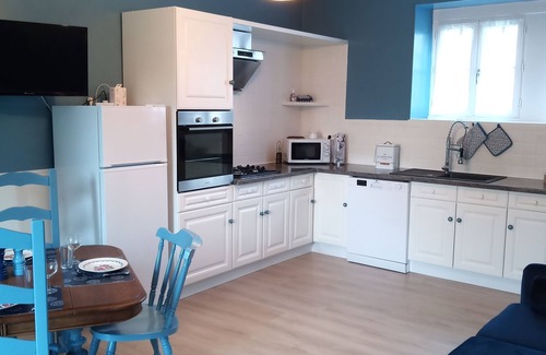 Braye-Sous-Faye Apartment | At the elves' rest. "Les licornes n'y voient que du bleu", 3* B&B in Richelieu