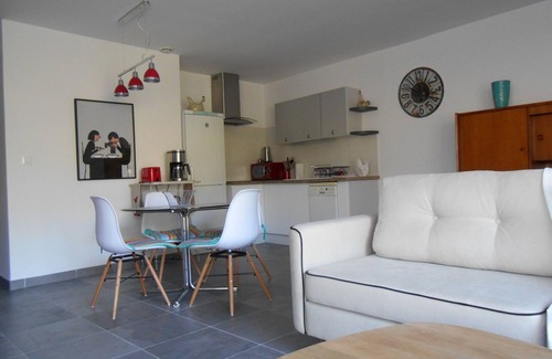 Villenave-d'Ornon House | At the foot of the streetcar warm house with garden for 2/3 p