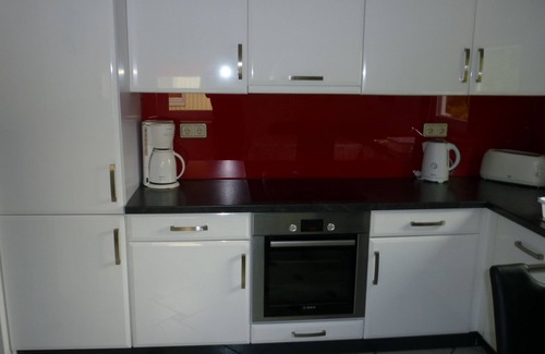 Quickborn House | At the gates of Hamburg, close to the city, easily accessible, large terrace, WiFi garden pond,