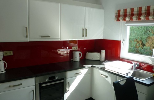 Quickborn House | At the gates of Hamburg, close to the city, easily accessible, large terrace, WiFi garden pond,