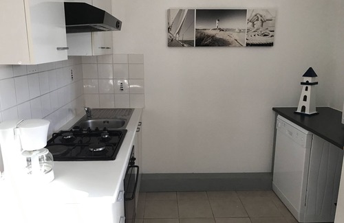 La Flotte Cottage | At the heart of FLEET IN RE, Gite for 2 people, private patio, private parking