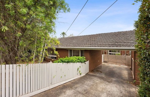 Belmont House | At the Hilltop - sleeps 10