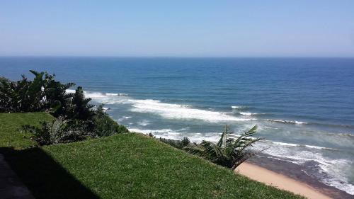 Bluff Apartment | At the Sea's Edge